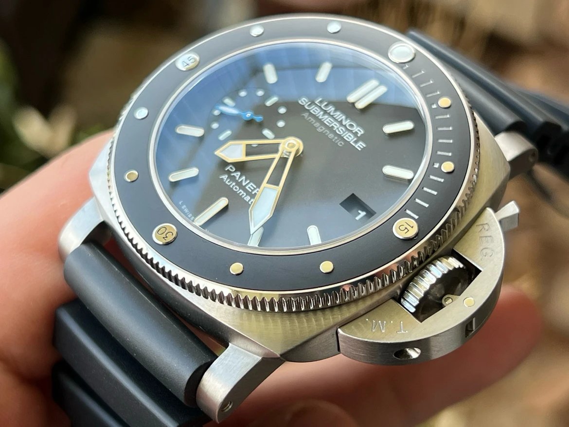 파네라이 루미노르 섭머저블 아마그네틱 47mm PAM01389