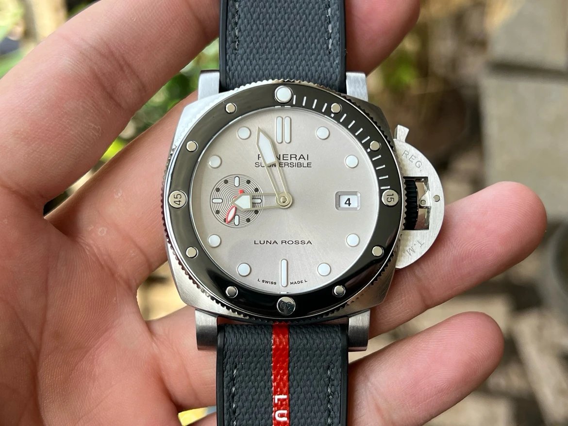 파네라이 섭머저블 콰란타콰트로 루나 로사 PAM01391