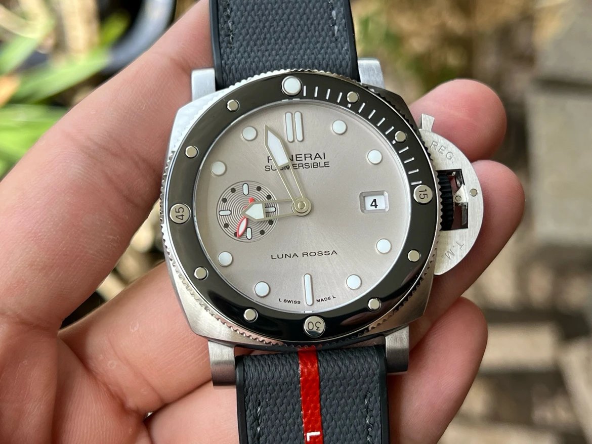 파네라이 섭머저블 콰란타콰트로 루나 로사 PAM01391