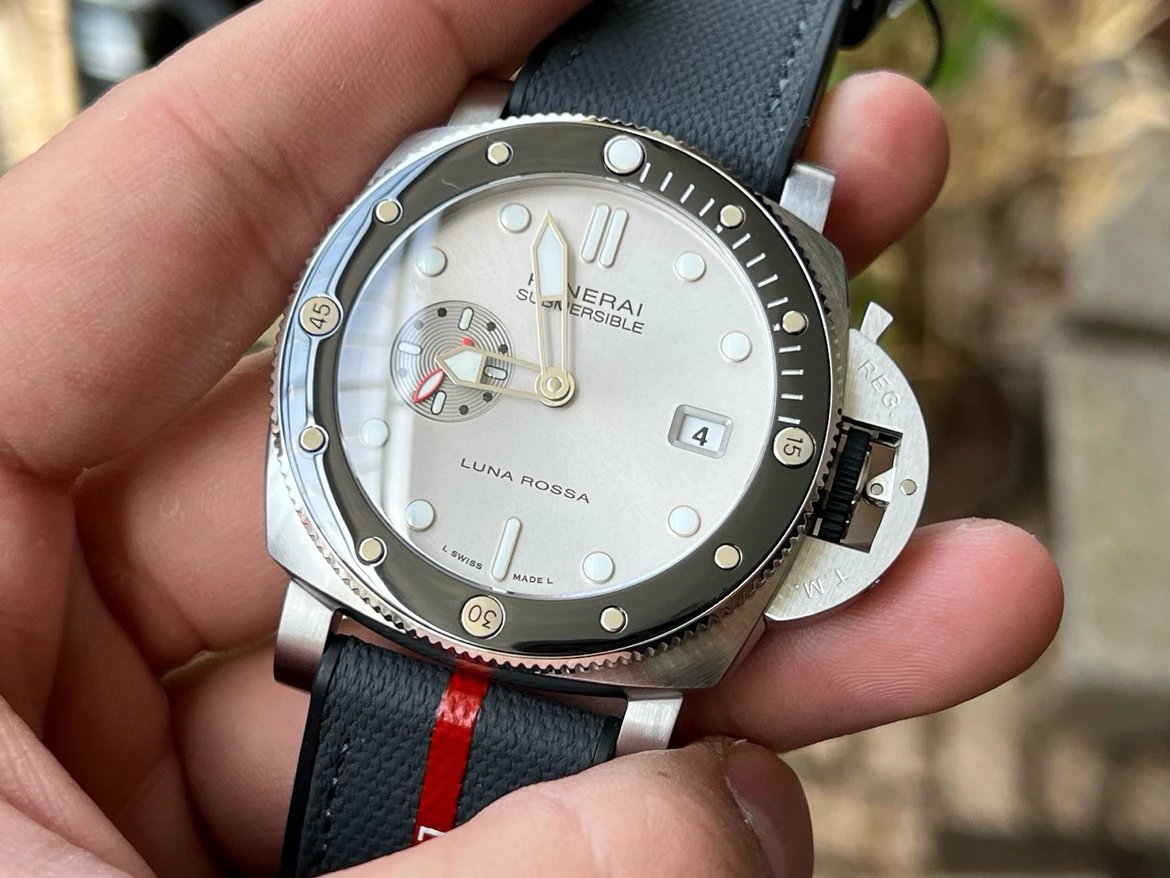 파네라이 섭머저블 콰란타콰트로 루나 로사 PAM01391