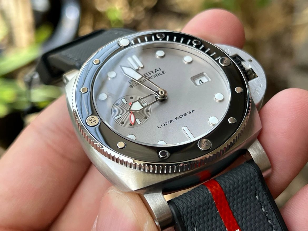 파네라이 섭머저블 콰란타콰트로 루나 로사 PAM01391