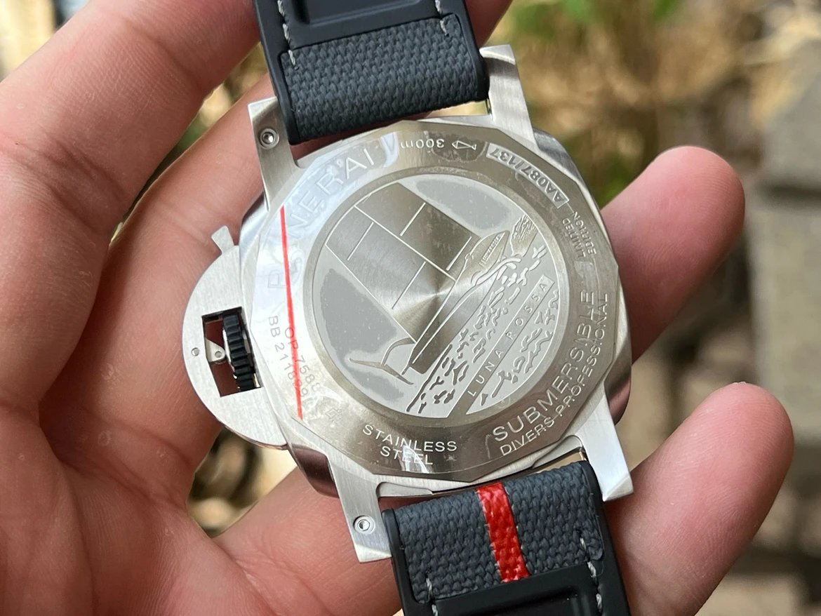 파네라이 섭머저블 콰란타콰트로 루나 로사 PAM01391