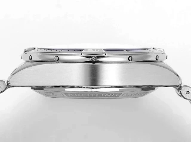 브라이틀링 크로노맷 B01 42