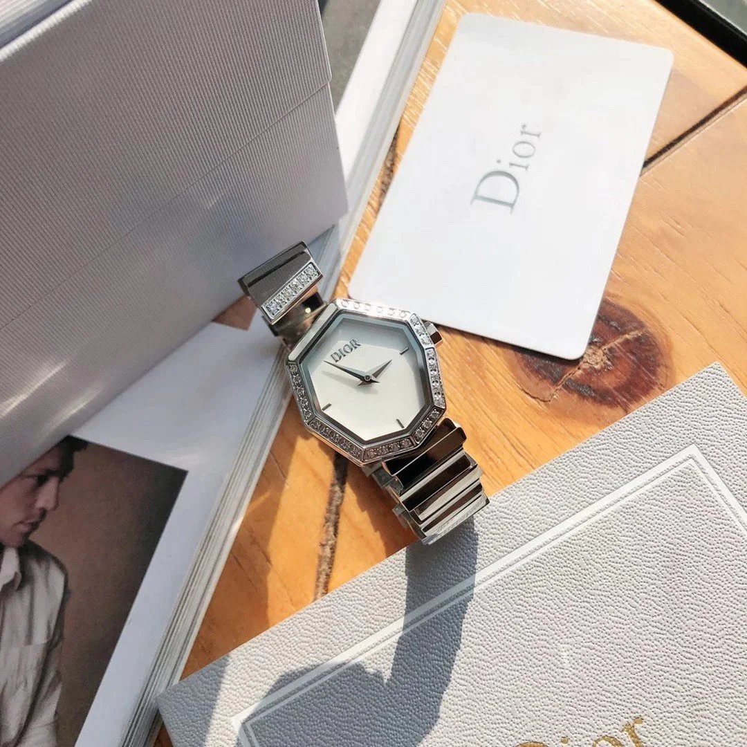 디올 Gem Dior 타임피스