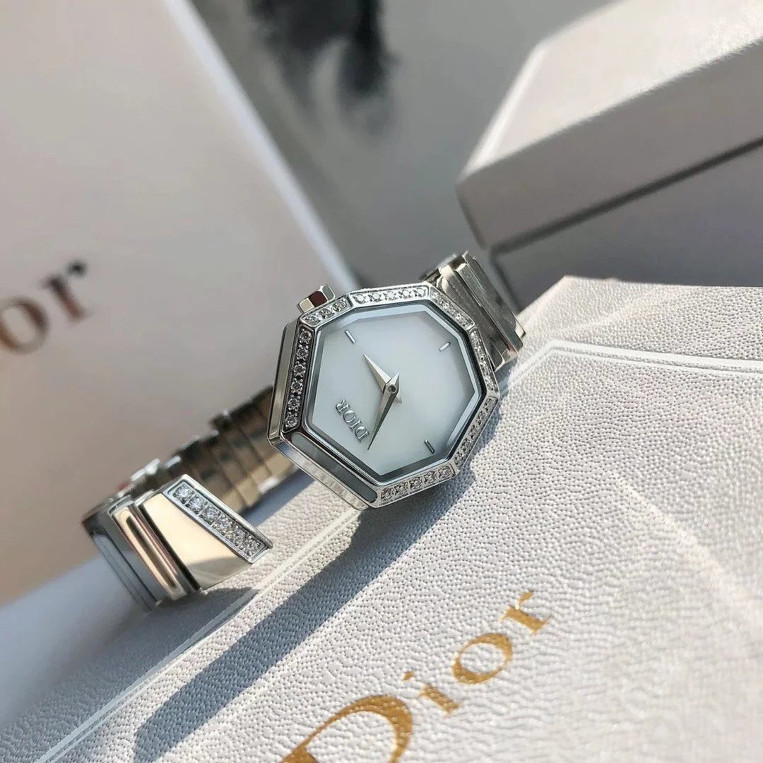 디올 Gem Dior 타임피스