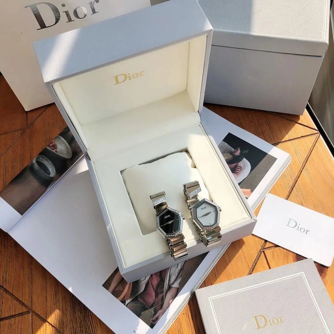 디올 Gem Dior 타임피스