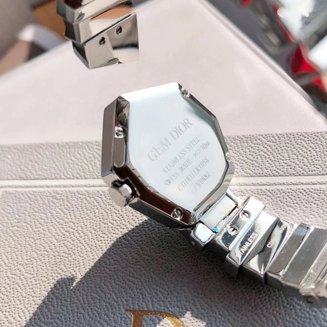 디올 Gem Dior 타임피스