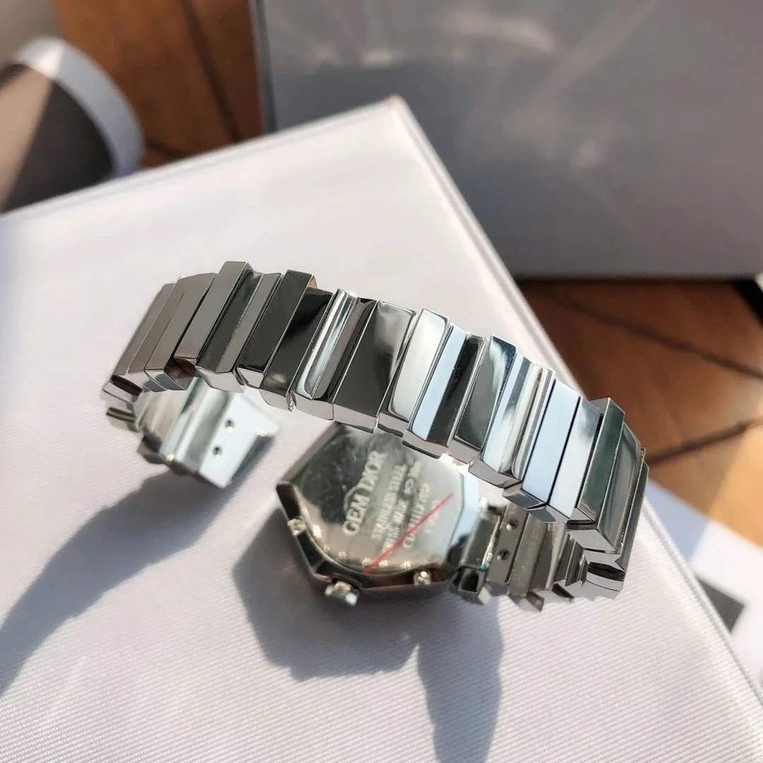 디올 Gem Dior 타임피스