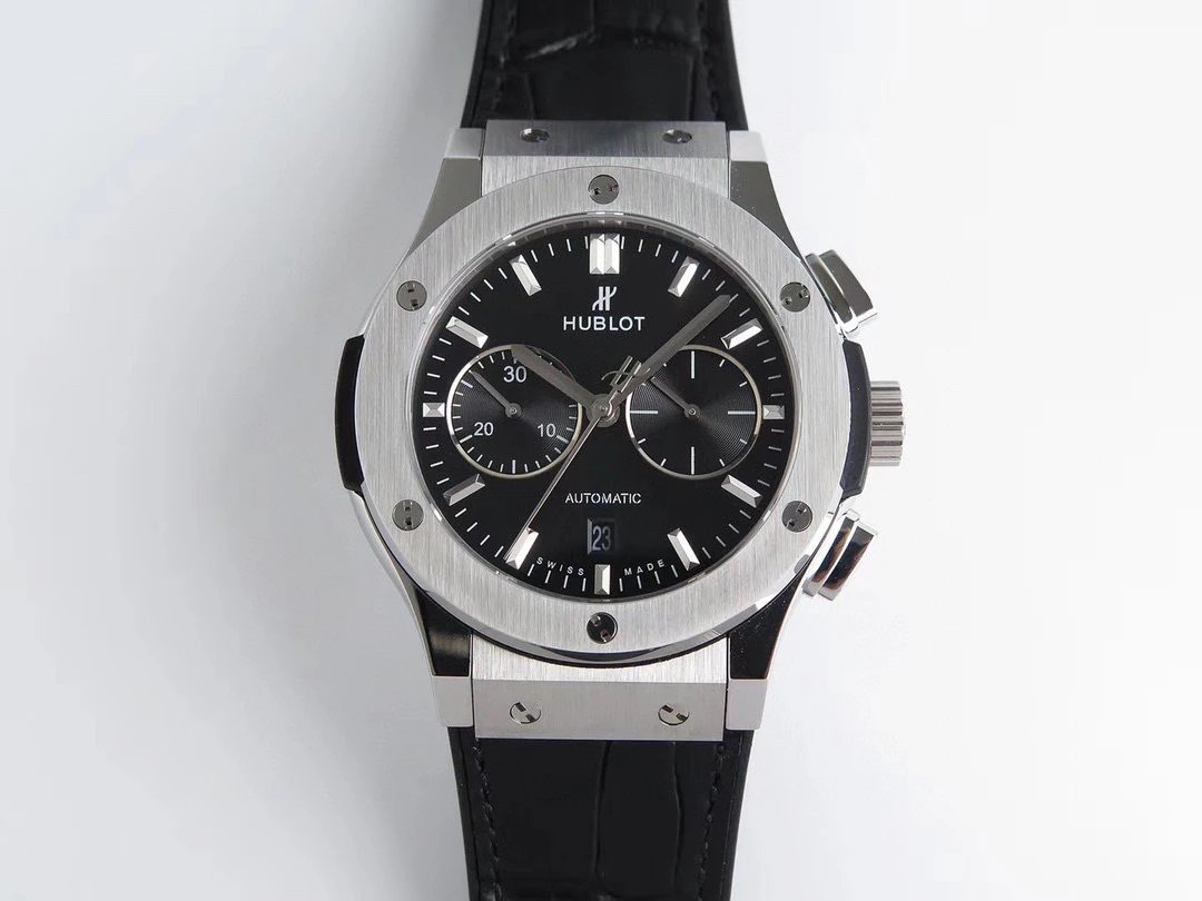 위블로 클래식 퓨전 크로노그래프