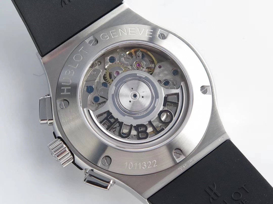 위블로 클래식 퓨전 크로노그래프