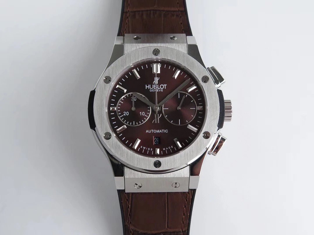 위블로 클래식 퓨전 크로노그래프