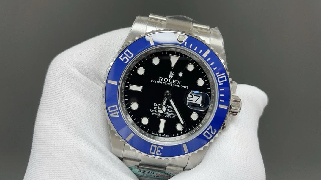 롤렉스 서브마리너 데이트 화이트 골드 모델