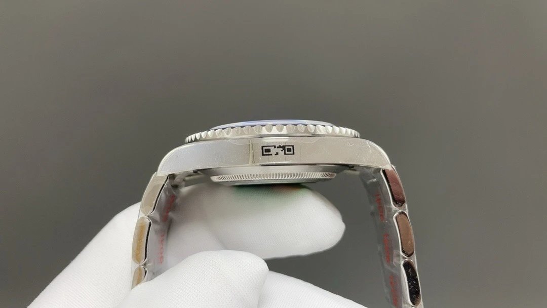 롤렉스 서브마리너 데이트 화이트 골드 모델