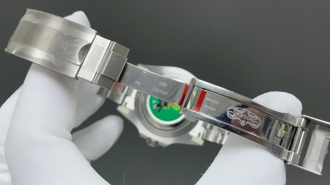 롤렉스 서브마리너 데이트 화이트 골드 모델