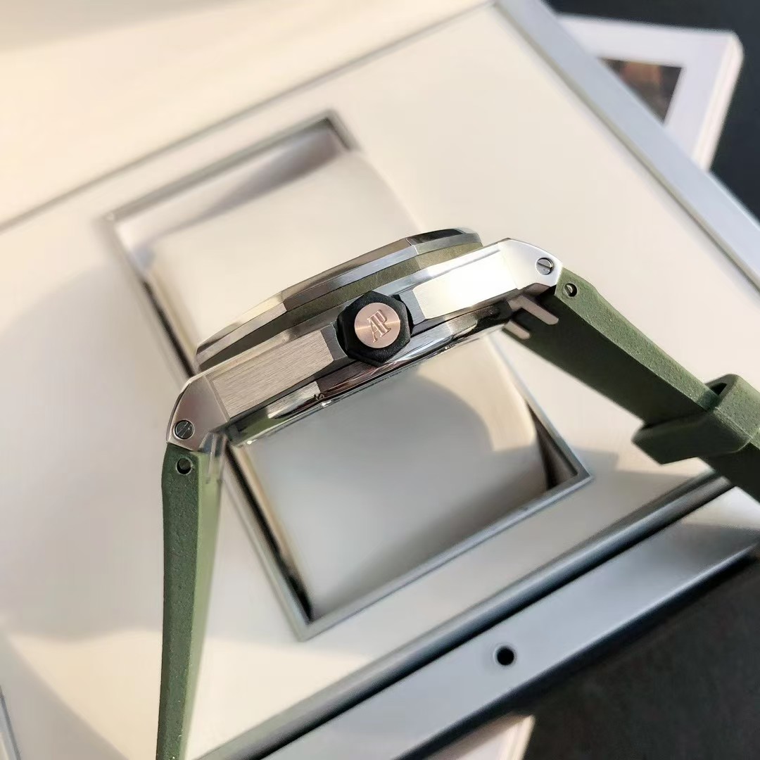 오데마 피게 로얄 오크 오프쇼어 다이버 15720ST