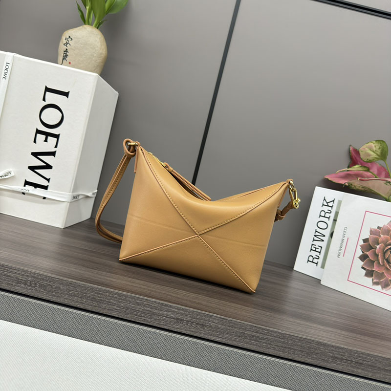 로에베 퍼즐 폴드 파우치 클러치백