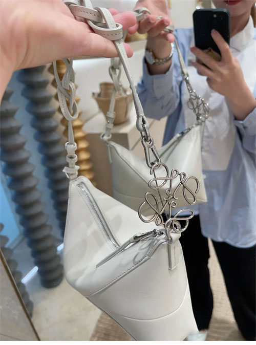 로에베 퍼즐 폴드 파우치 클러치백