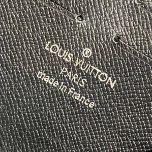 Louis Vuitton Pochette Voyage MM