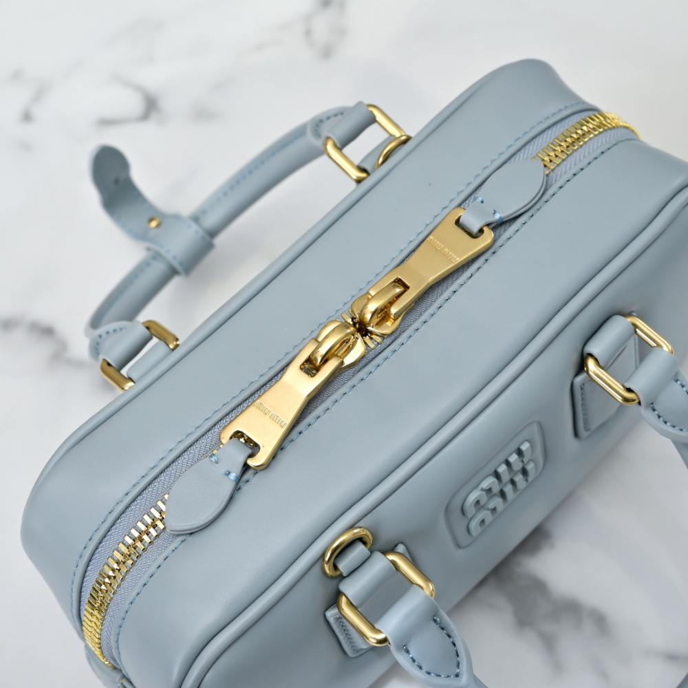 미우미우 Arcadie Leather Regular