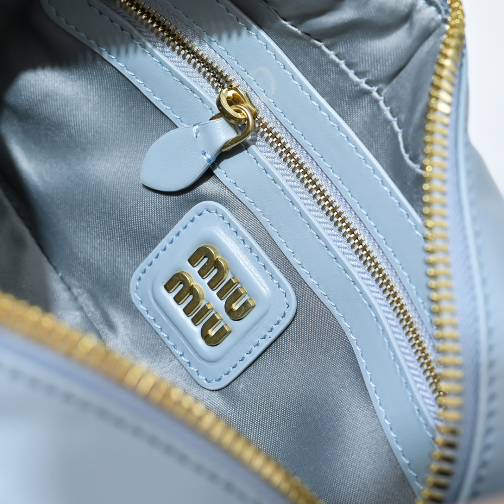 미우미우 Arcadie Leather Regular