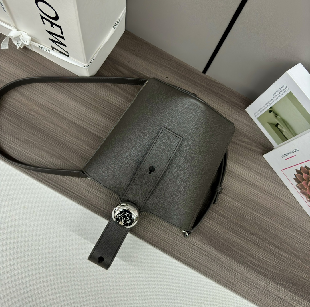 로에베 카프스킨 미니 페블 버킷 백 16*16*19.5CM “7COLOR”