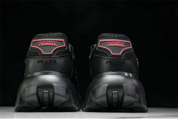 프라다 클라우드 버스트 썬더 스니커즈 블랙