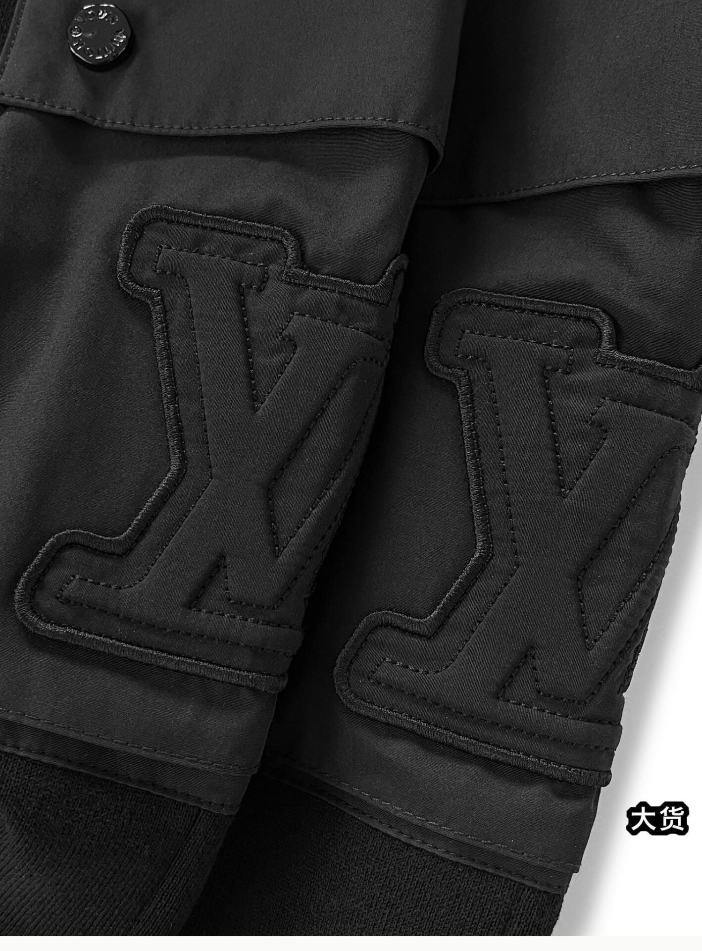 루이비통 24 하이브리드 코튼 니트 테크 숏 팬츠