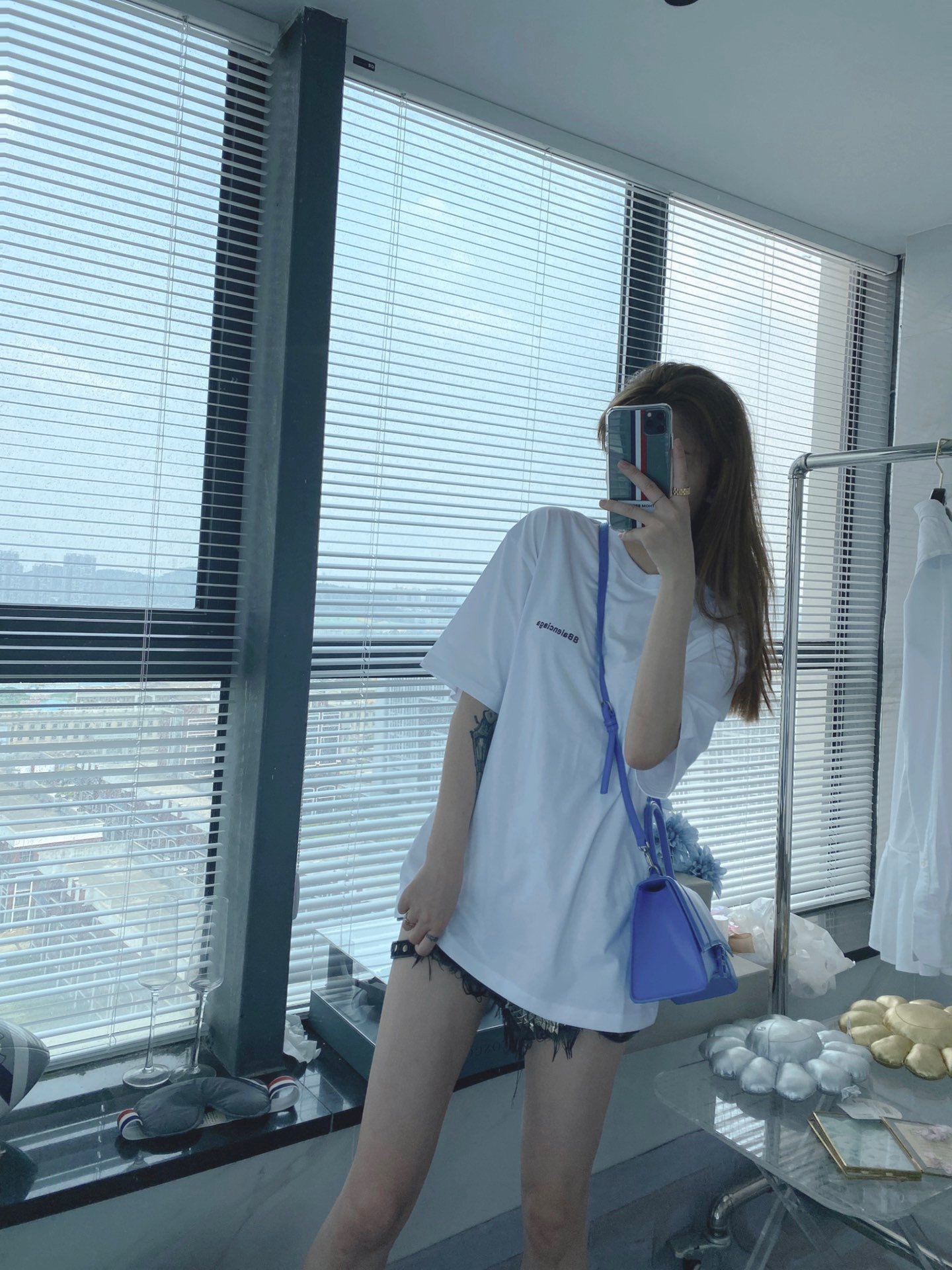 발렌시아가 BB로고 자수 반팔 티셔츠 “3COLOR”