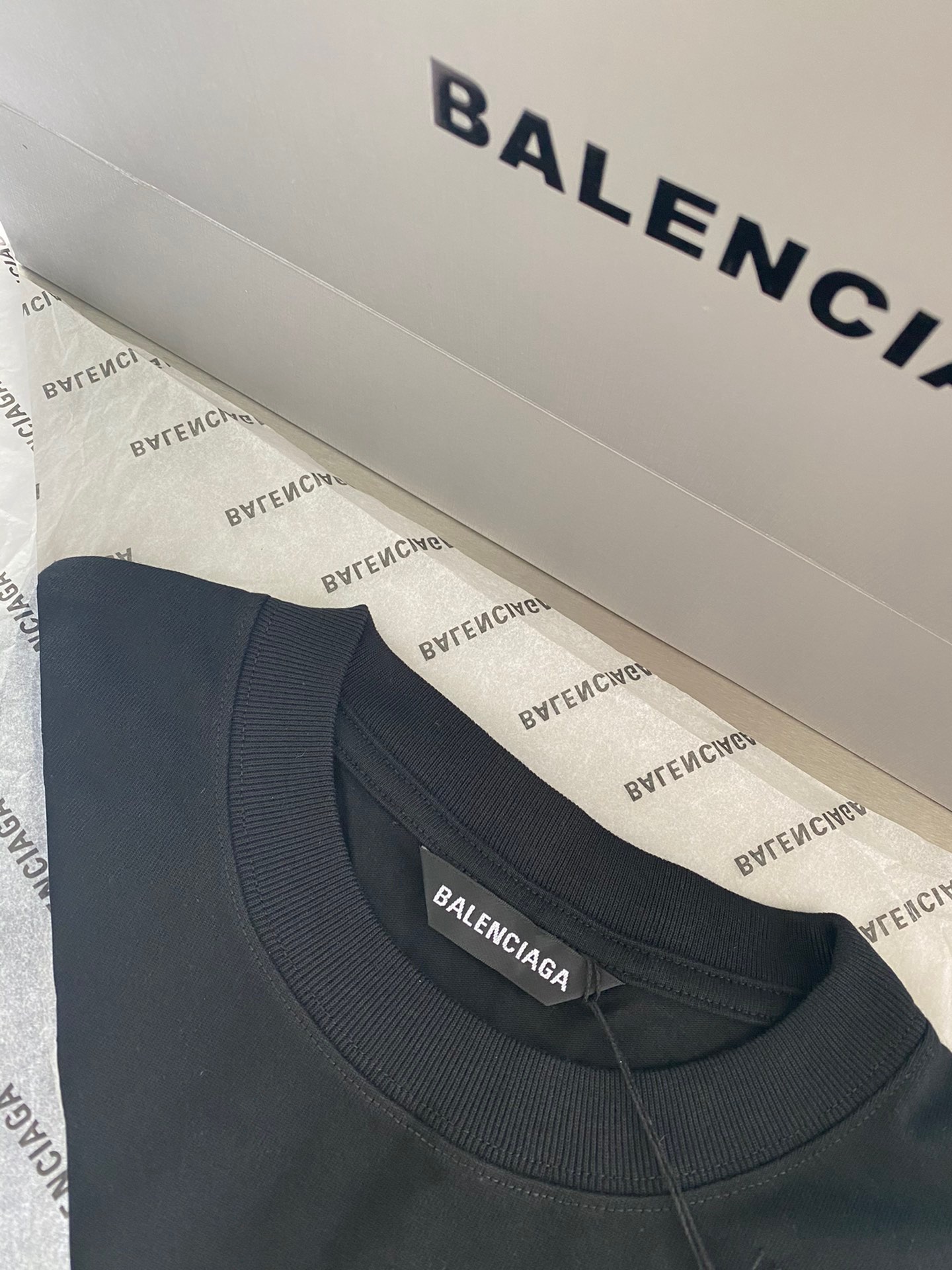 발렌시아가 BB로고 자수 반팔 티셔츠 “3COLOR”