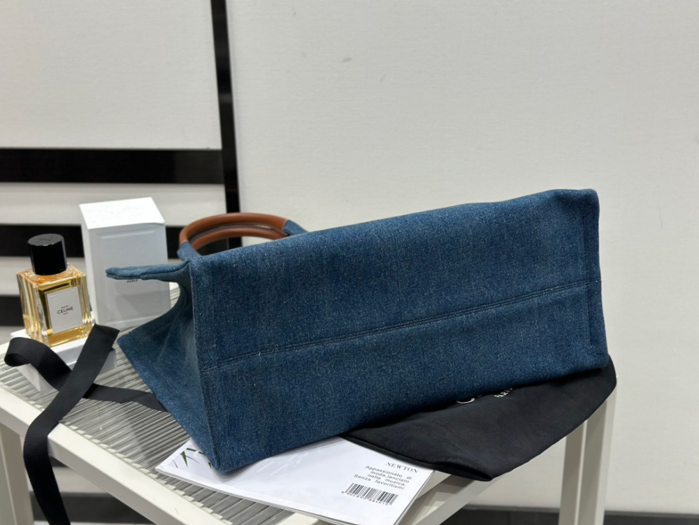 셀린느 Cabas Blue Denim