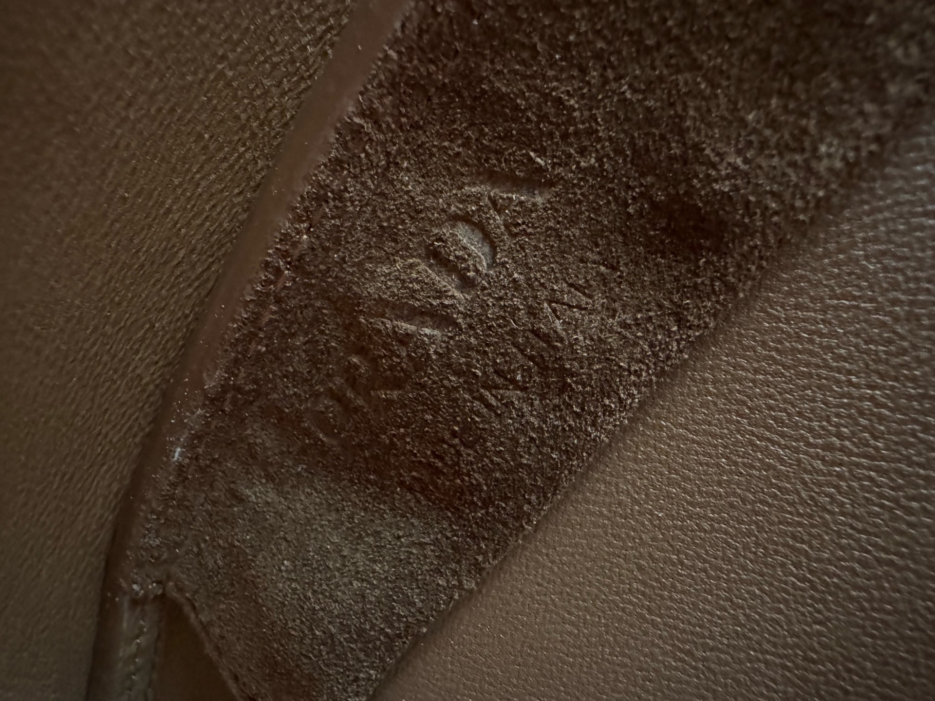 프라다 스웨이드 토트백