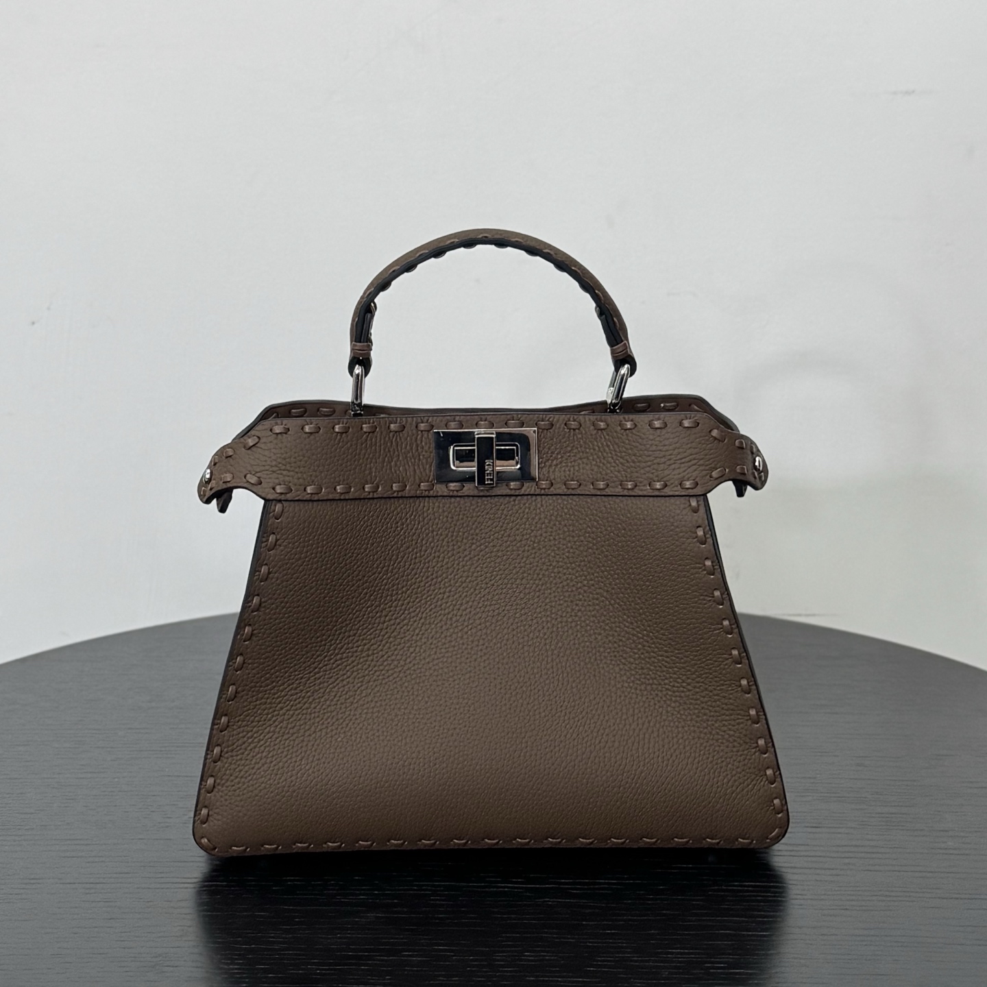 펜디 스몰 피카부 아이씨 유