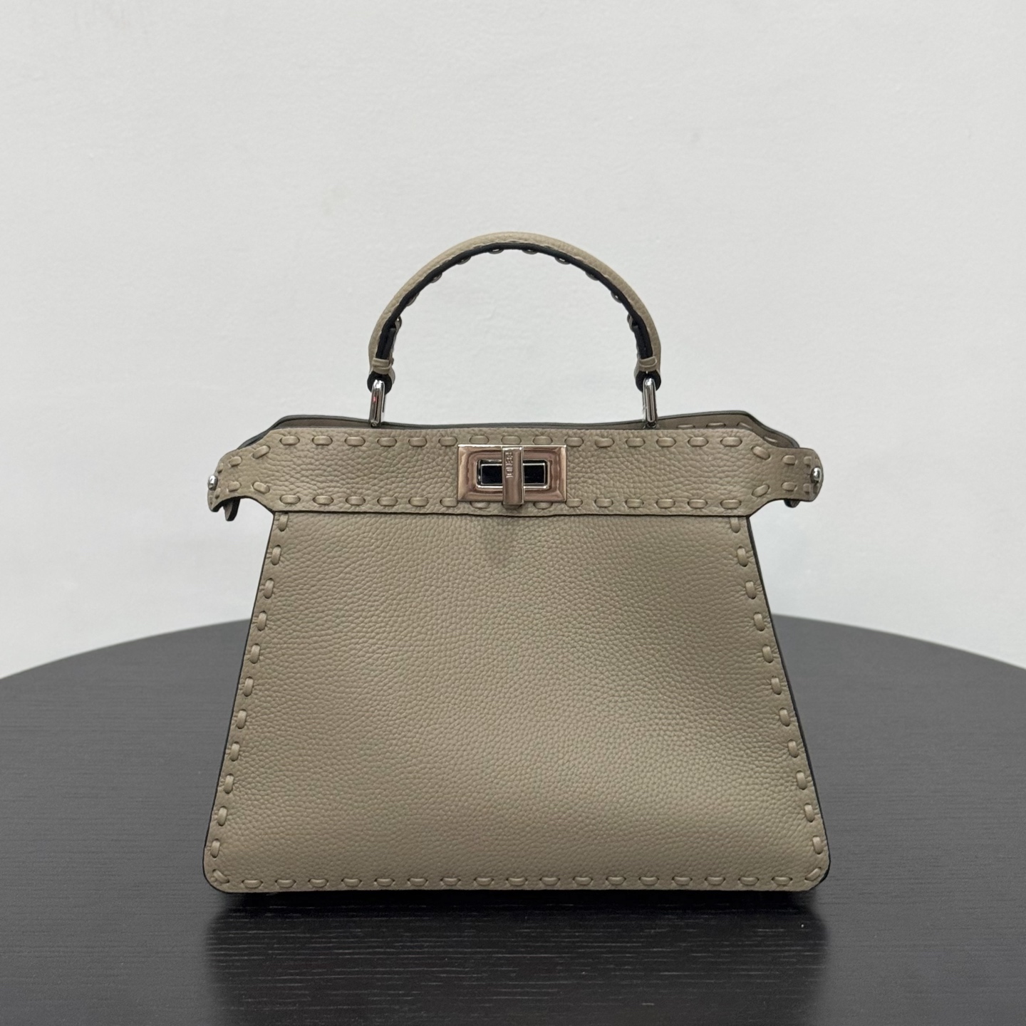 펜디 스몰 피카부 아이씨 유