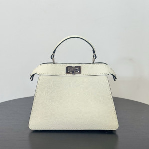 펜디 스몰 피카부 아이씨 유