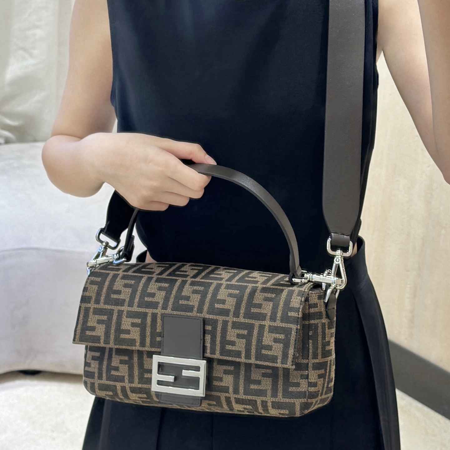 펜디 미디움 바게뜨 FF 3D 엠보스드