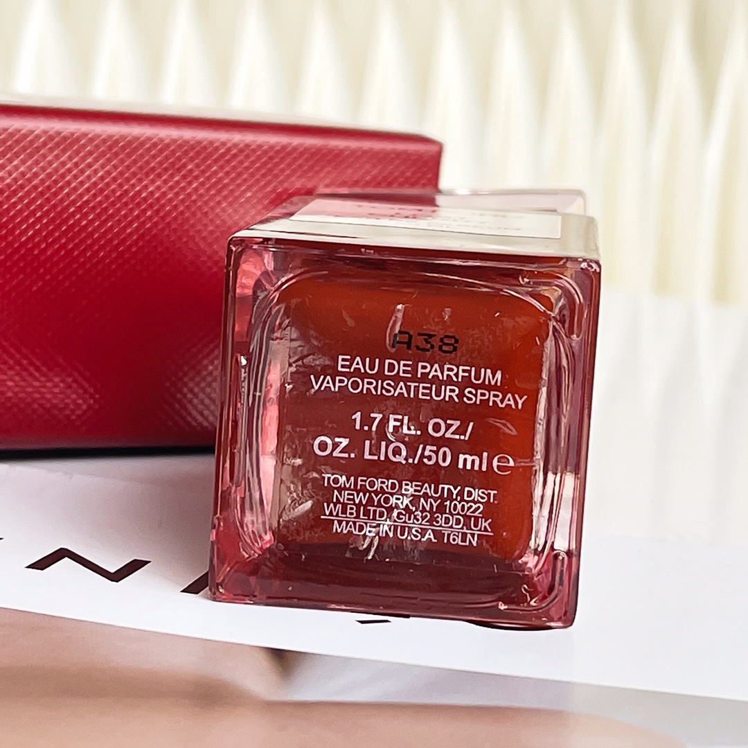 톰포드 로스트 체리 오드 향수