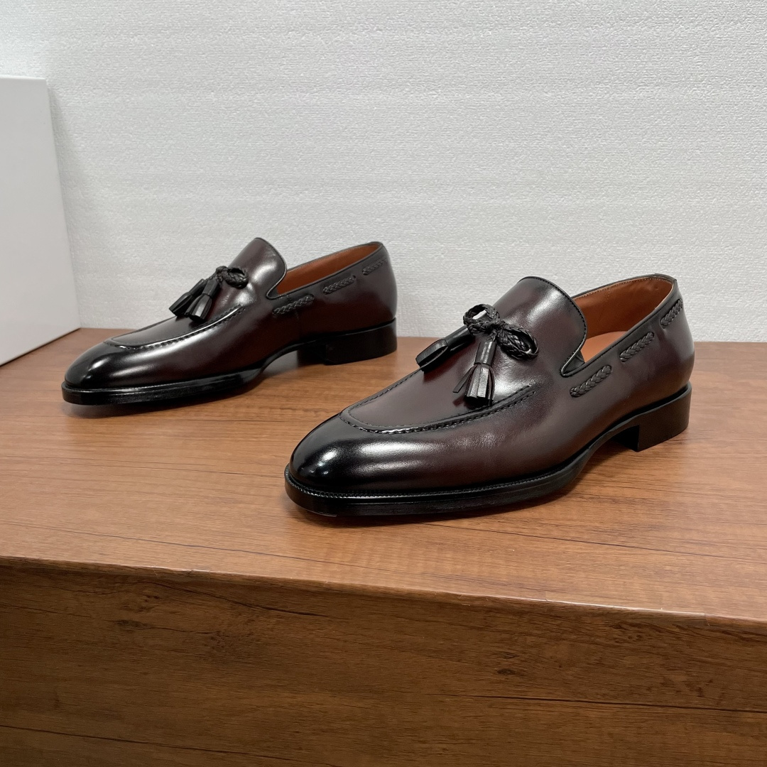 벨루티 앤디 브레이디드 레더 테슬 로퍼