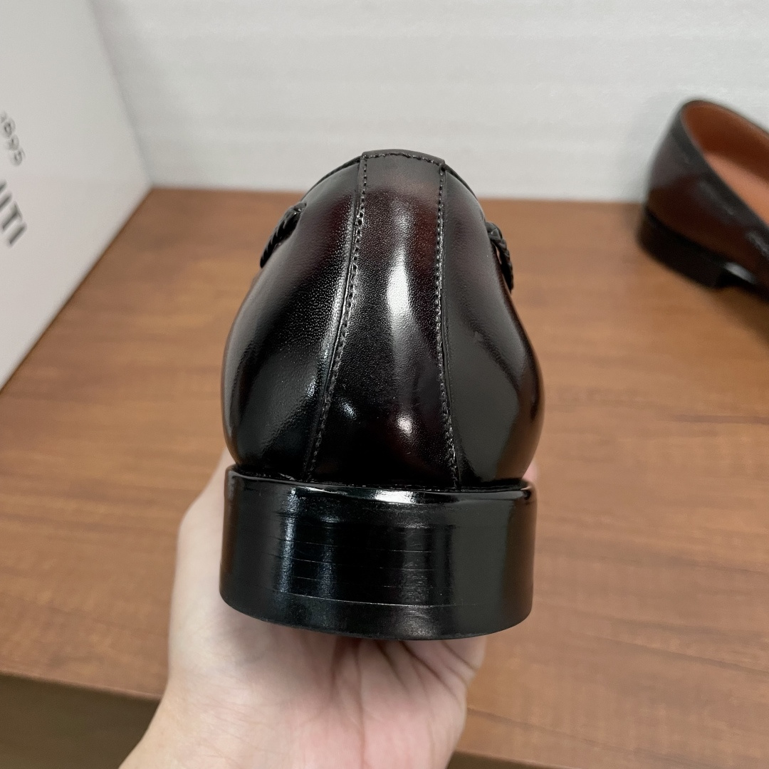 벨루티 앤디 브레이디드 레더 테슬 로퍼