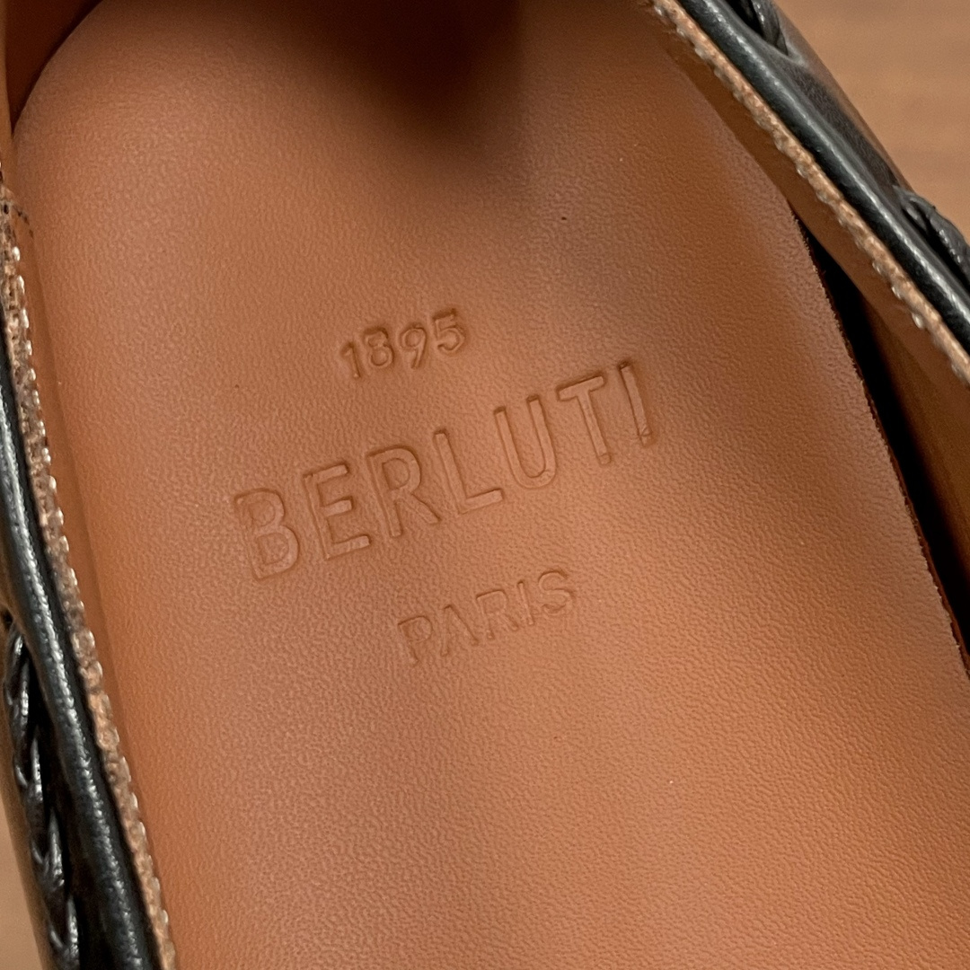 벨루티 앤디 브레이디드 레더 테슬 로퍼