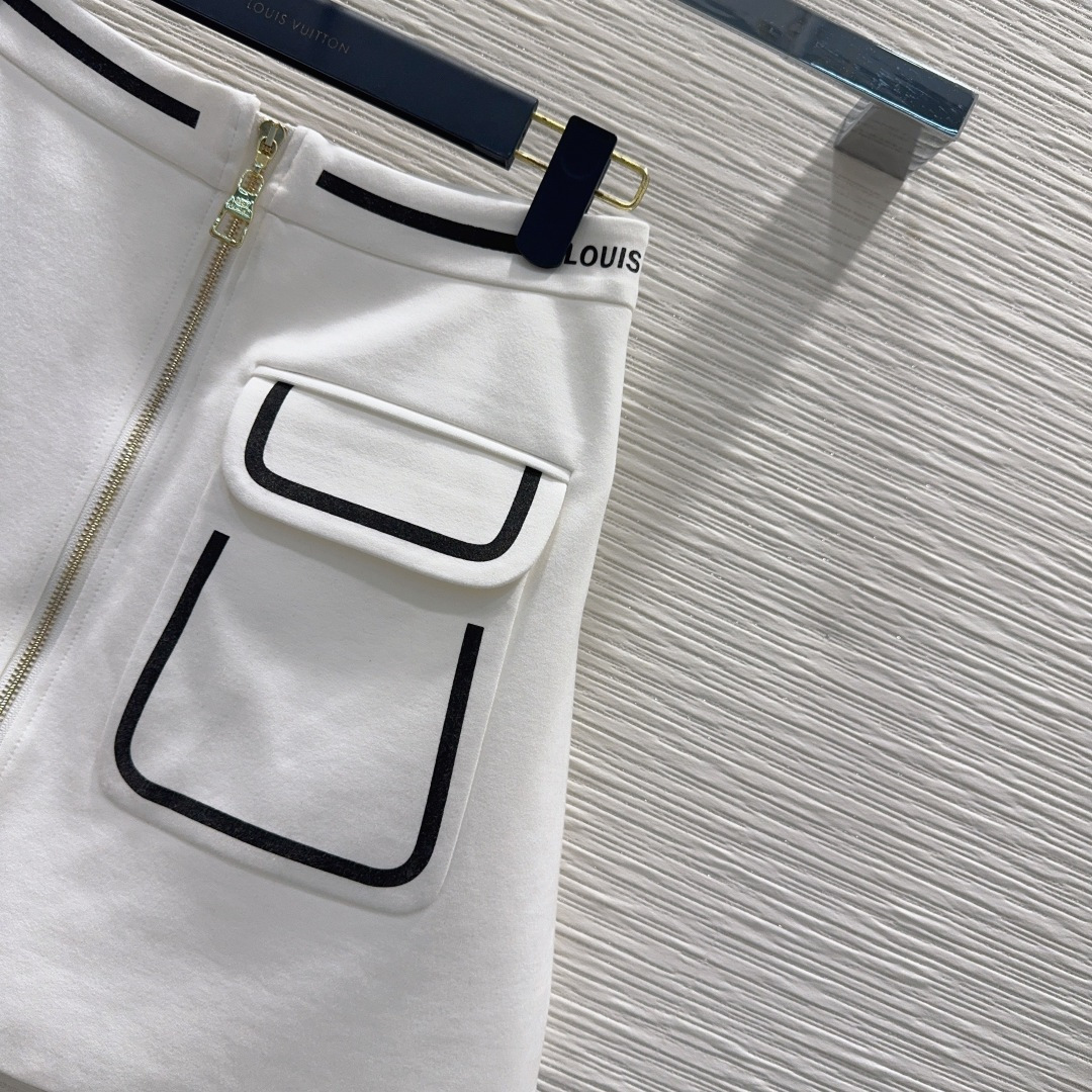 루이비통 지퍼드 미니 스커트