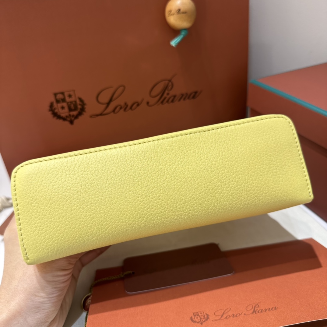 로로피아나 엑스트라 포켓 파우치 L19