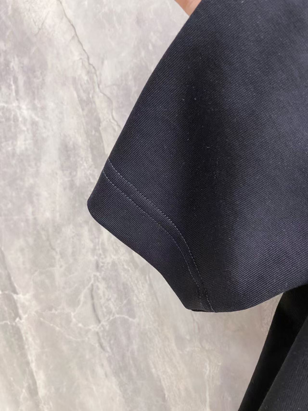 루이비통 모노그램 드리핑 플라워 티셔츠