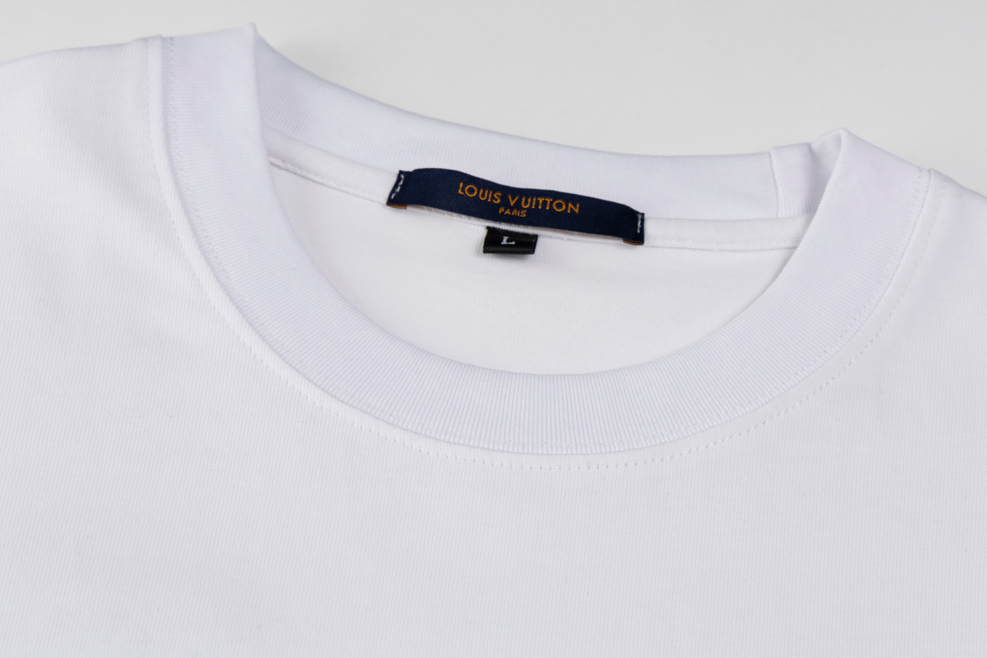 루이비통 스팟 로고 티셔츠