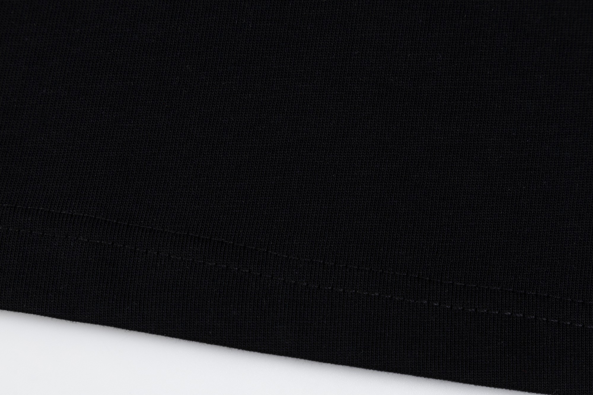 루이비통 스팟 로고 티셔츠