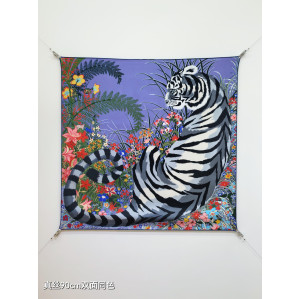 에르메스 타이거 인 더 포레스트