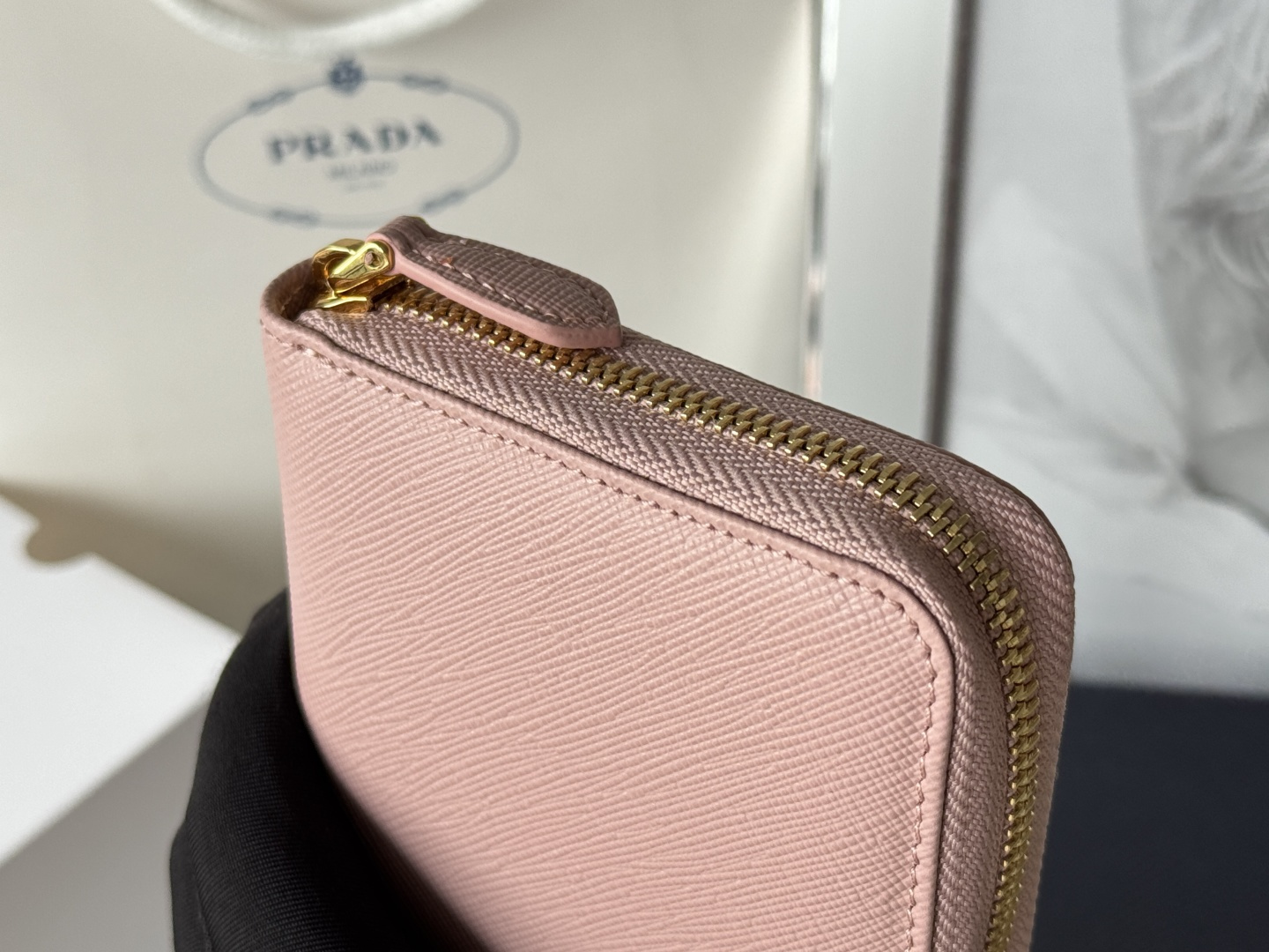 프라다 사피아노 지퍼 어라운드