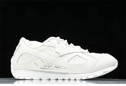 보테가베네타 화이트 오브릿 메쉬 스니커즈