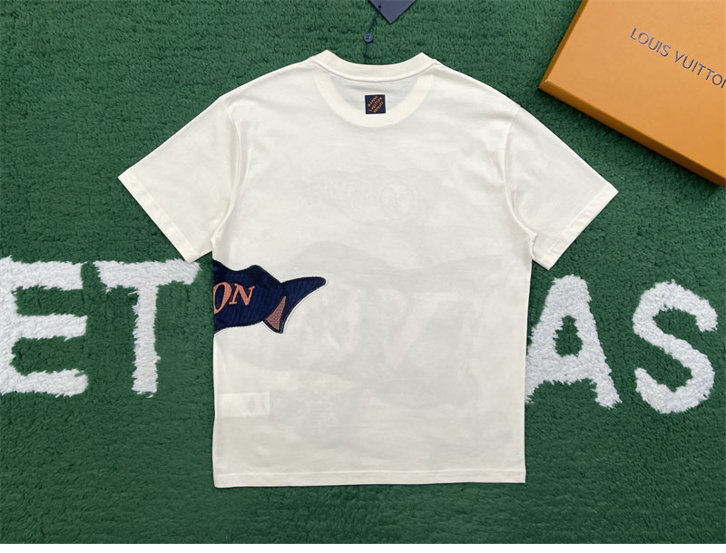 루이비통 LV 클럽 플래그 모티프 인따르시아 그래픽 티셔츠