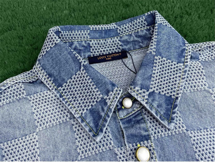 루이비통 다미에 3D 라이트 데님 숏 슬리브드 셔츠
