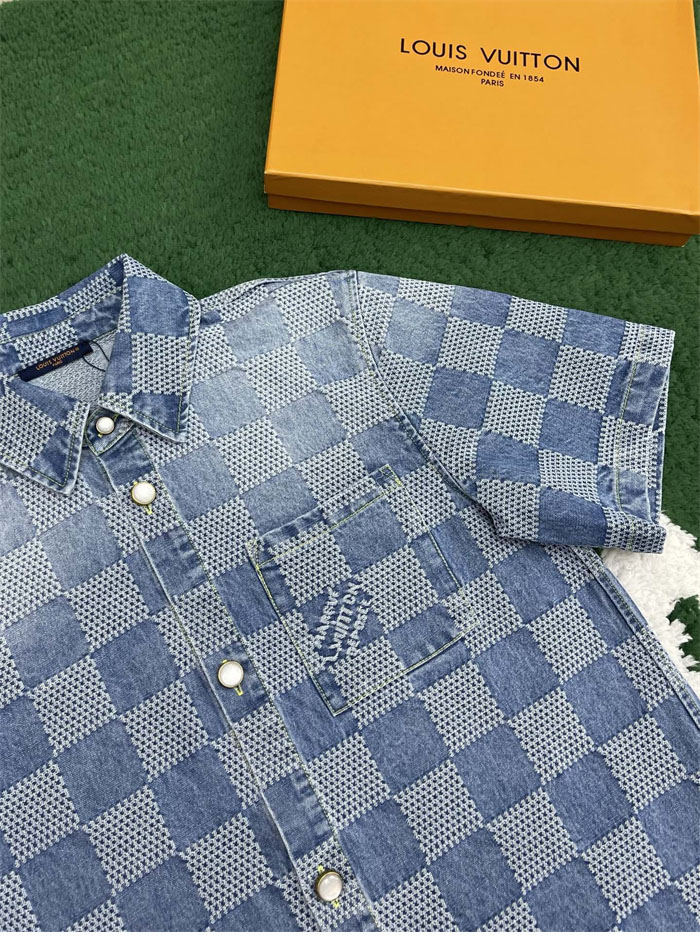 루이비통 다미에 3D 라이트 데님 숏 슬리브드 셔츠